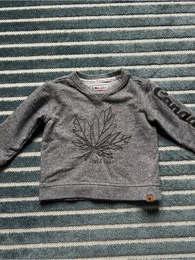 Canadiana 3T maple leaf crewneck